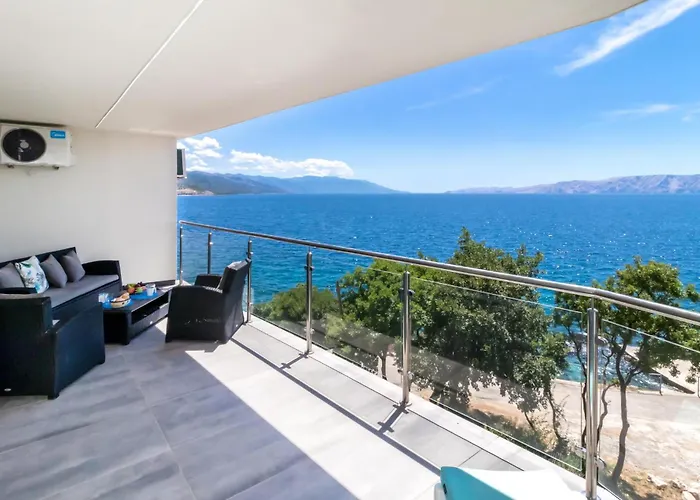 2 Bedroom Beautiful In Povile