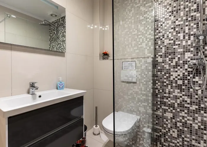 2 Bedroom Beautiful In * Povile