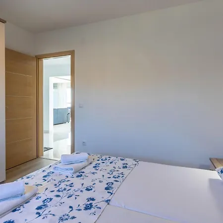 Apartment Stunning In With House Sea View *