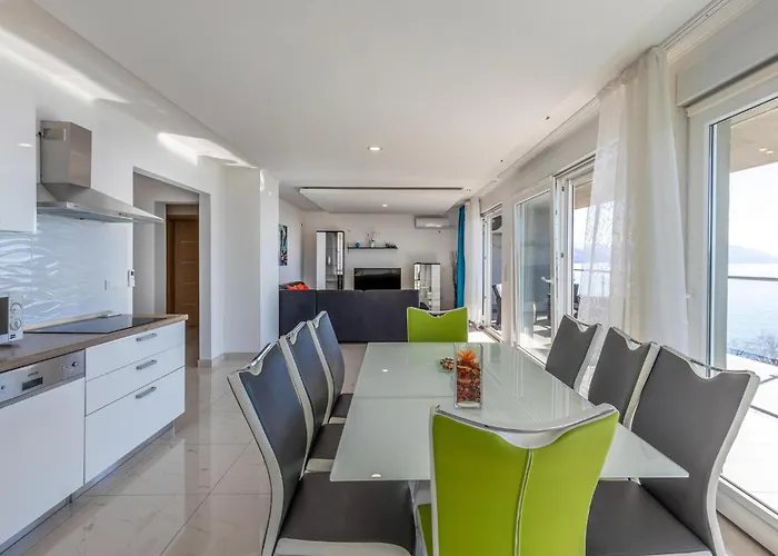 2 Bedroom Beautiful In 公寓 *
